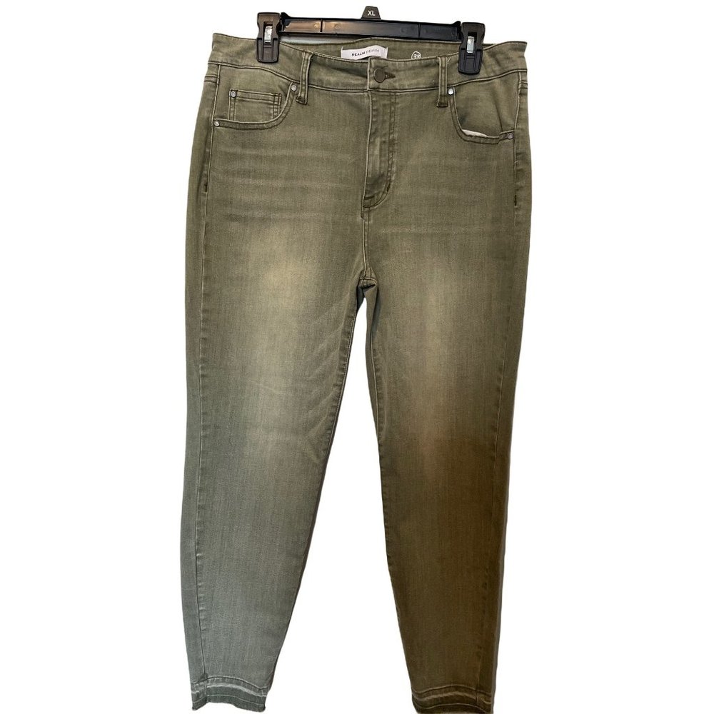 NWOT Realm Denim Crop Jeans Size 33 Ivy‎ Dark Stretchy Frayed Ends Tapered